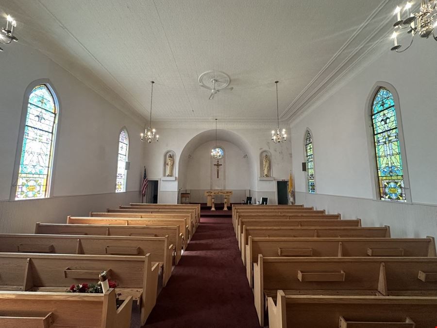 3915 Cottage bridge Rd - Traditional wood-frame church building