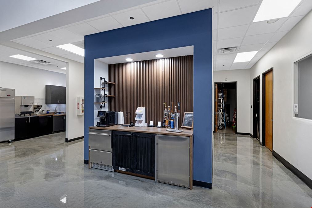 1305 W Auto Dr