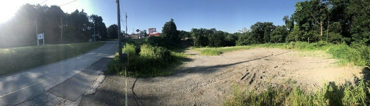 1047 Perry Hwy