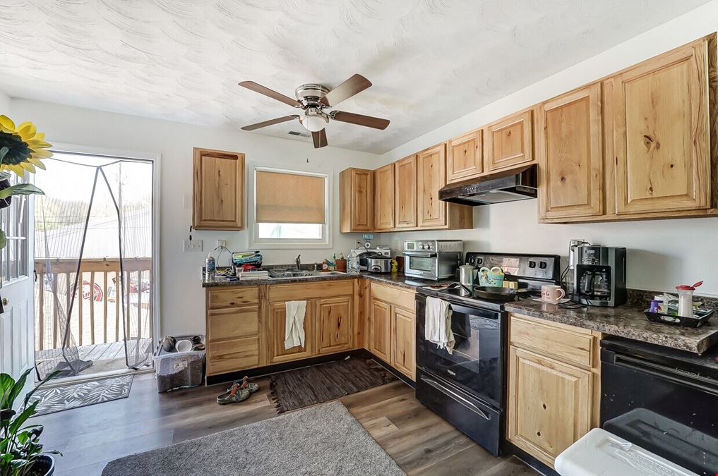 13 W Main St