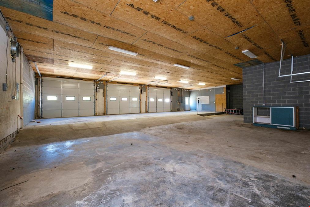 Versatile Flex Building – Renovated & Ready for Business!