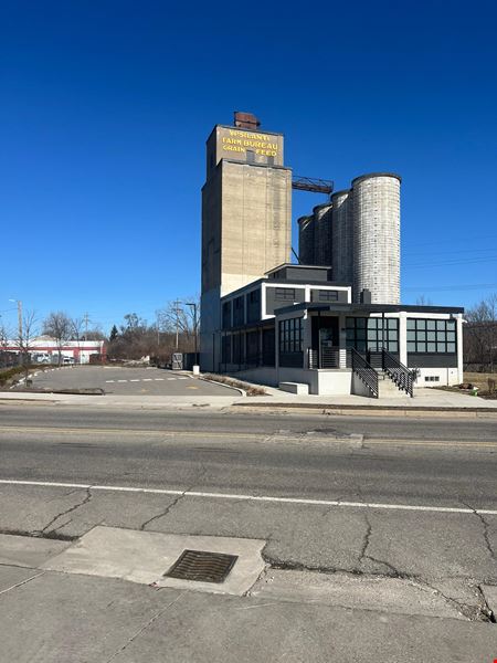 Preview of Retail space for Rent at 2 West Forest Avenue