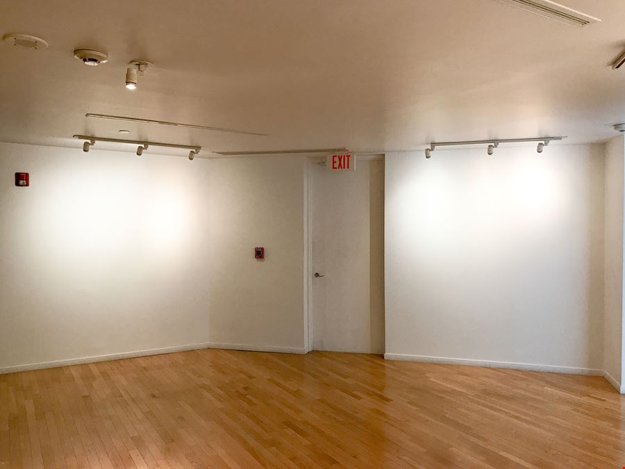 2100 Ponce - Mezzanine