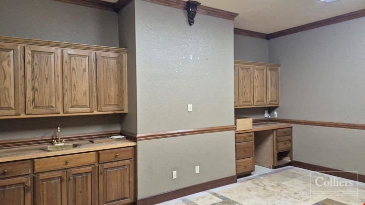 2,560 SF of Professional Office Space for Lease