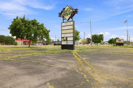 Preview of Retail space for Sale at 2865-2885 Bay Road