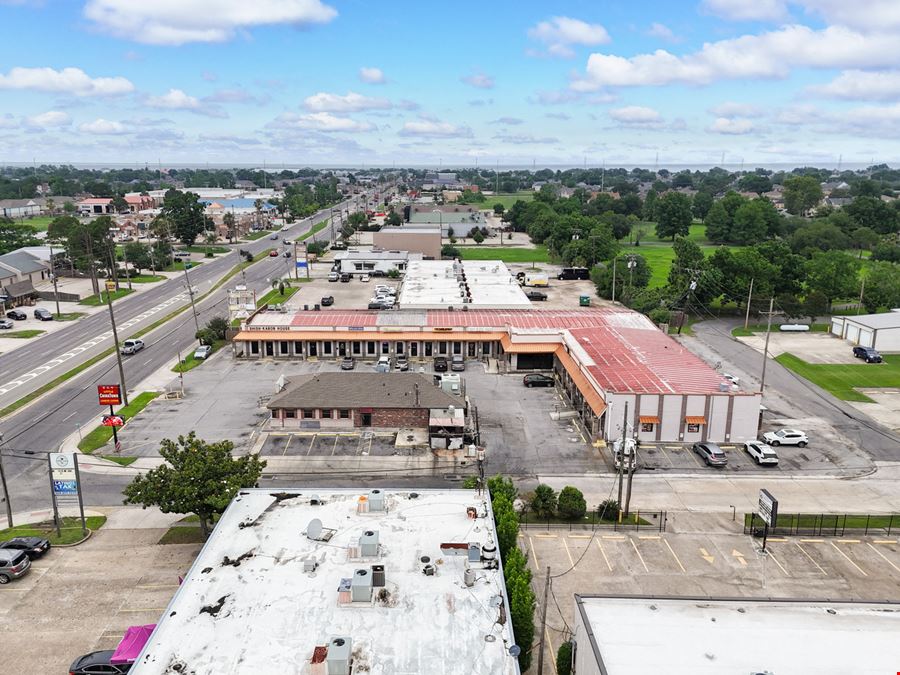 Value-Add Strip Center on Williams Blvd