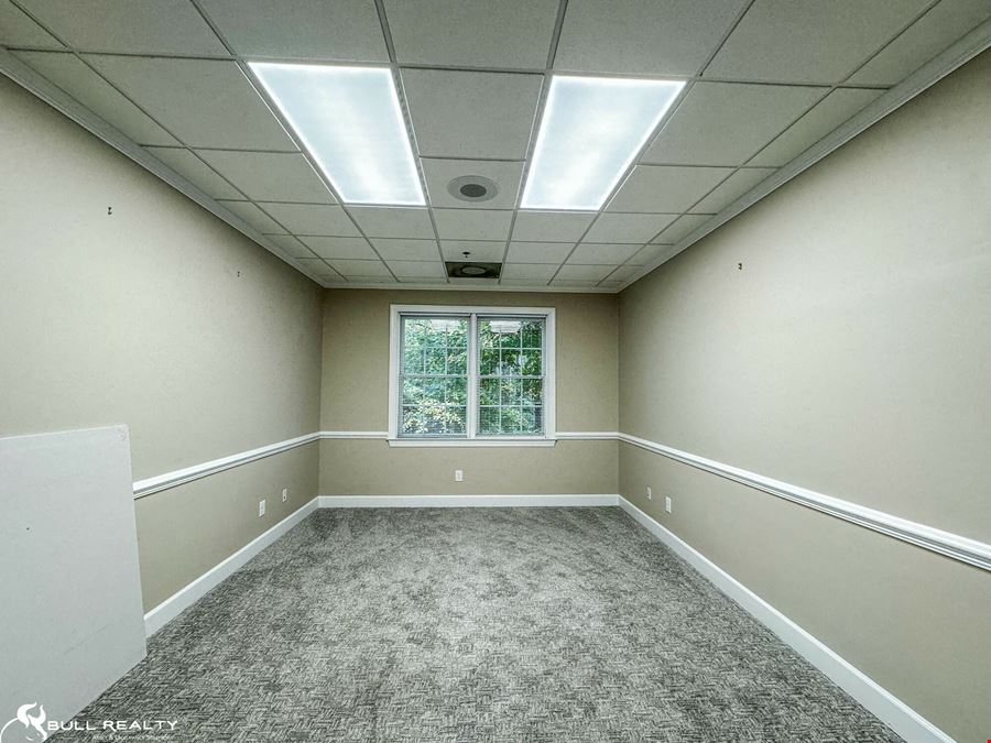 Office Suite in East Cobb | ± 1,593 SF | For Lease