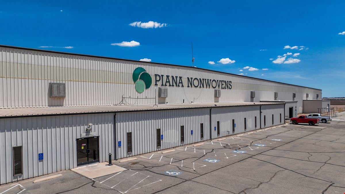 Heavy-Industrial Building in San Luis, 2801 N Main St