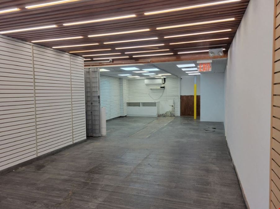 Spacious Restaurant Salon Pharmacy Retail Store Off Main Street Lease