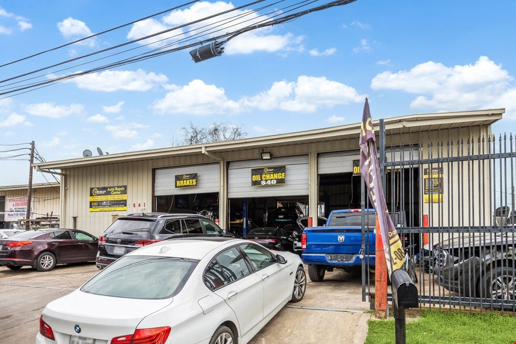 Versatile Commercial Property in Westchase