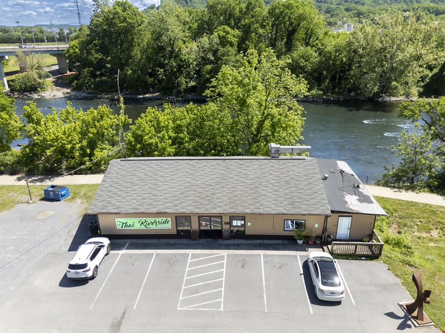 Riverfront Hospitality | Move-In Ready Bar or Restaurant