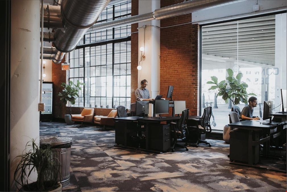 Common Desk - West End