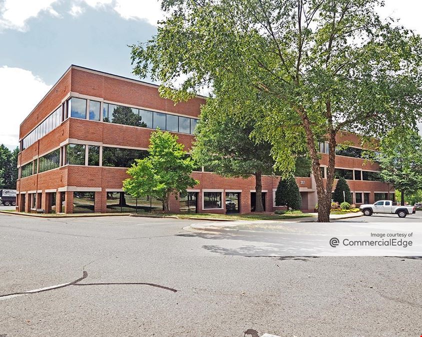 University Executive Park - 8210-8220 University Executive Park Drive & 201 McCullough Drive