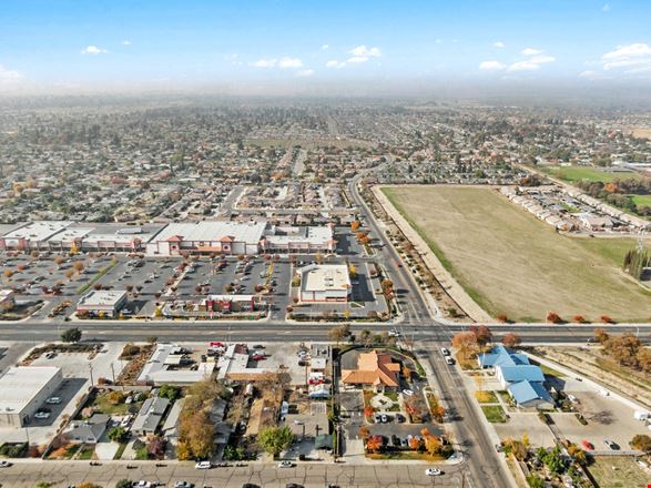 Preview of Retail space for Rent at  2135 N. Dinuba Boulevard