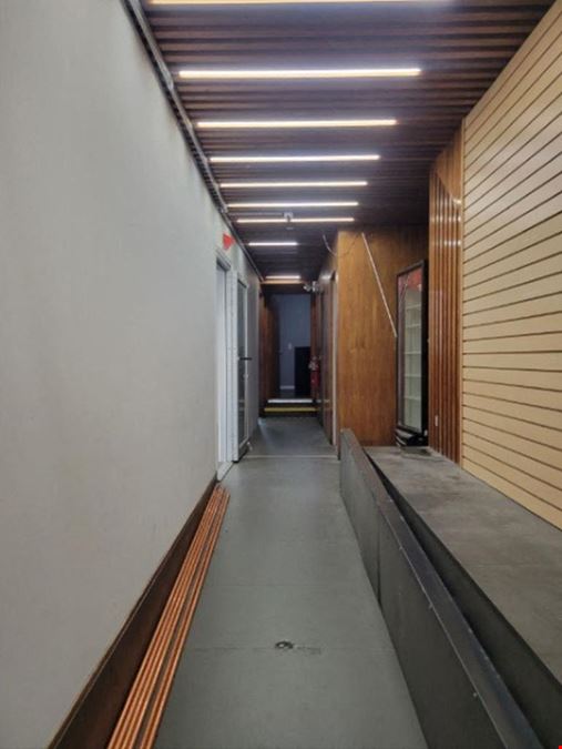 Spacious Restaurant Salon Pharmacy Retail Store Off Main Street Lease