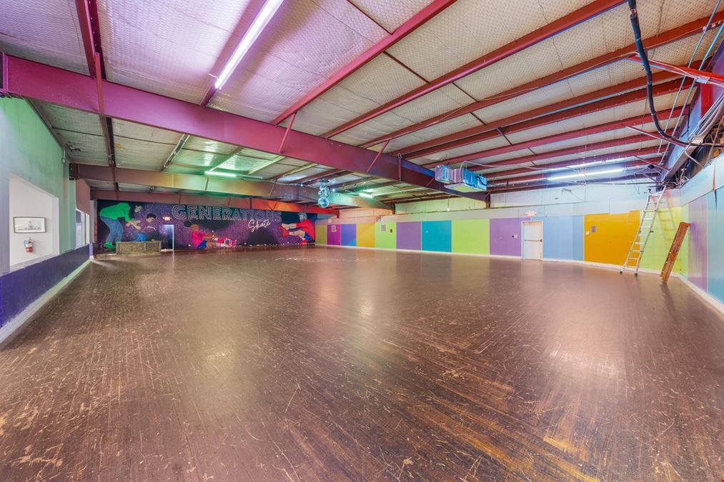 1301 S Kaufman St, Ennis, TX
