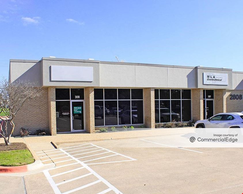 Longhorn Center - 2600, 2800-2808, 2929, 3006 & 3007 Longhorn Blvd