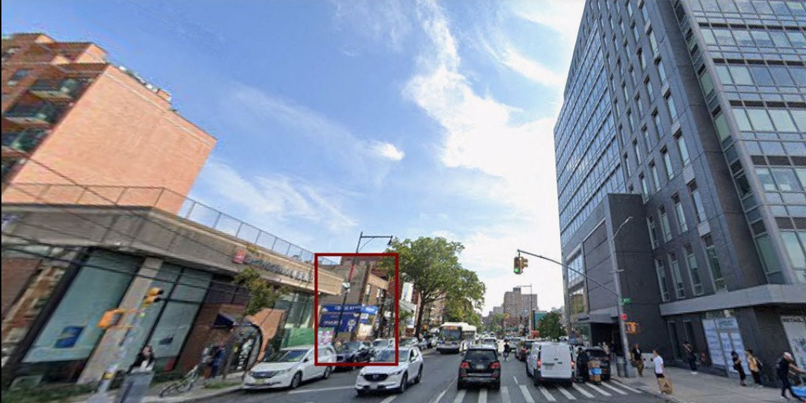 Walk Up Second Floor Medical Office Retail Store 850 Square Feet Downtown Flushing!