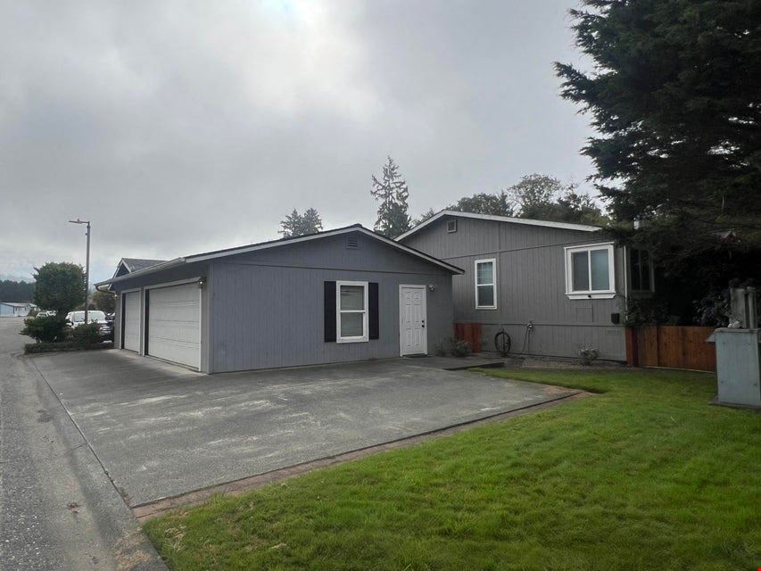 2580 Central Ave