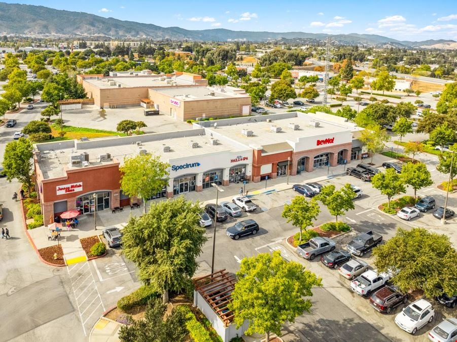 BevMo!, Jersey Mike’s & Shops at Gilroy Crossing