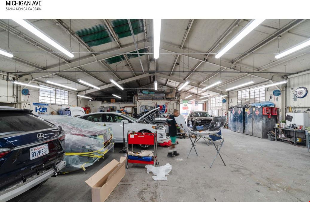 Redevelopment Opportunity / Owner User / Auto Body Repair