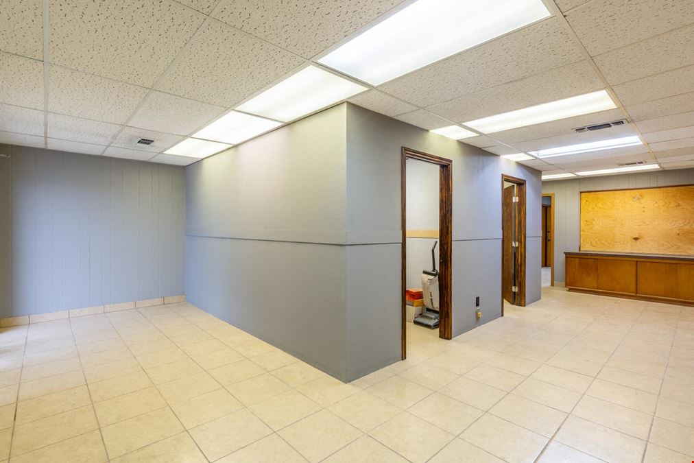 Turnkey 1,585 SF Office/Medical Suite | 2205 Clinton Dr, Galena Park (Houston MSA)