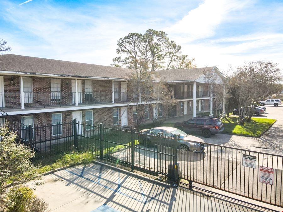 REO 183-Unit Apartment Complex: Pine Square Apartments