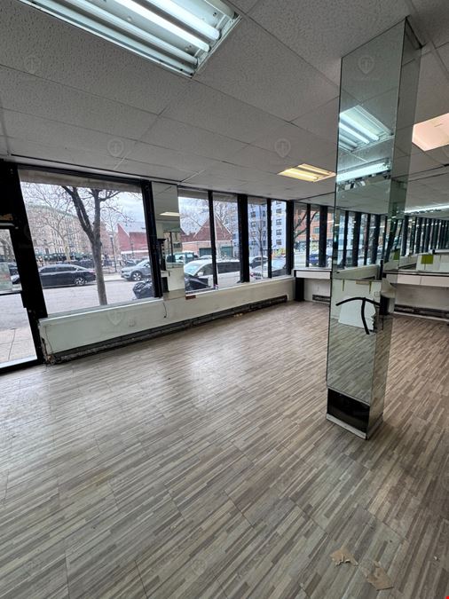 600 SF | 67 Macombs Place | Retail Space With 15 Feet of Glass Frontage For Lease