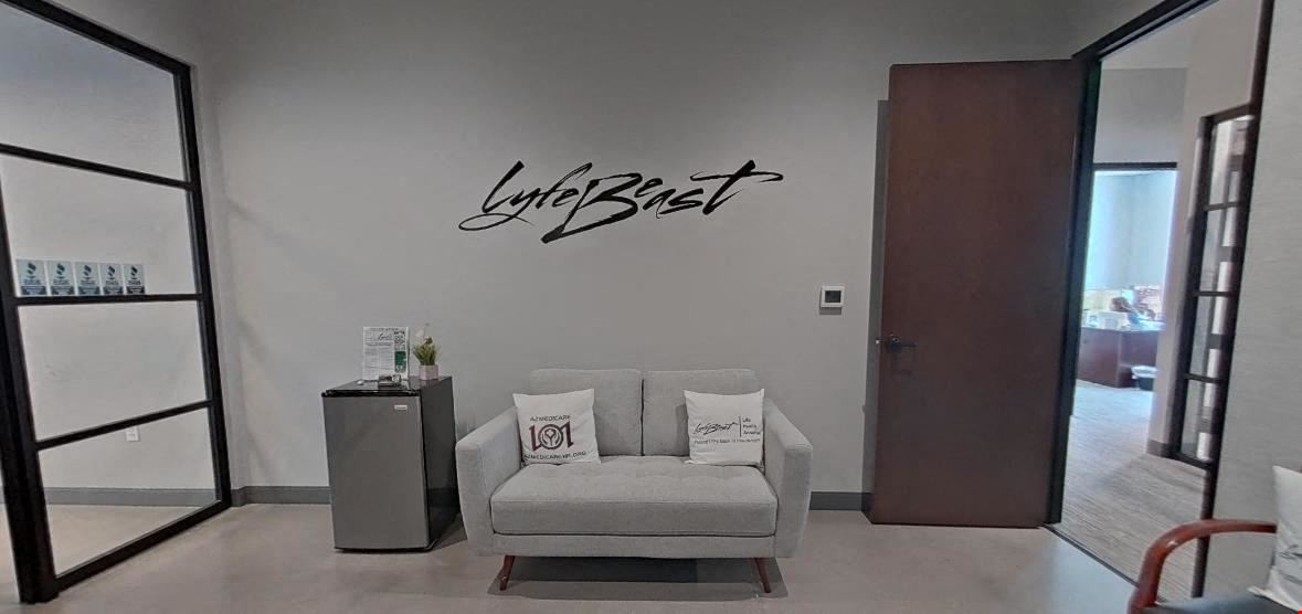 7300 North Vía Paseo Del Sur Suite 204