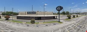 2443 Walnut Hill Ln
