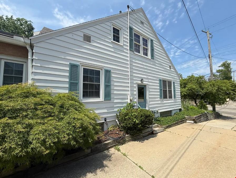 415 W. Grand River Ave.