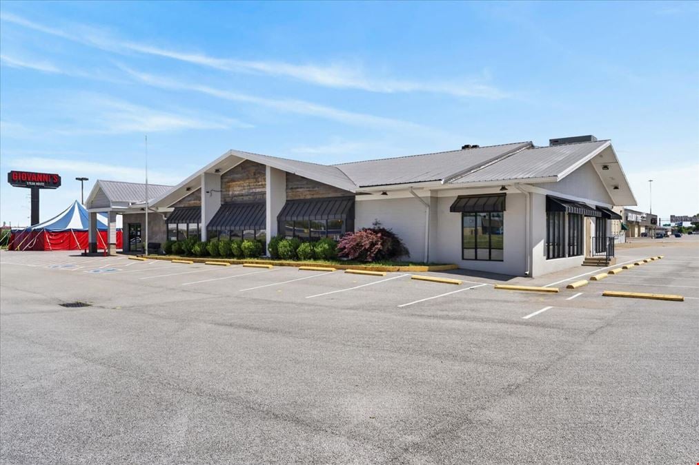 COMING SOON (Live Mon 6/22) - 4000 Fort Campbell Blvd - For Lease