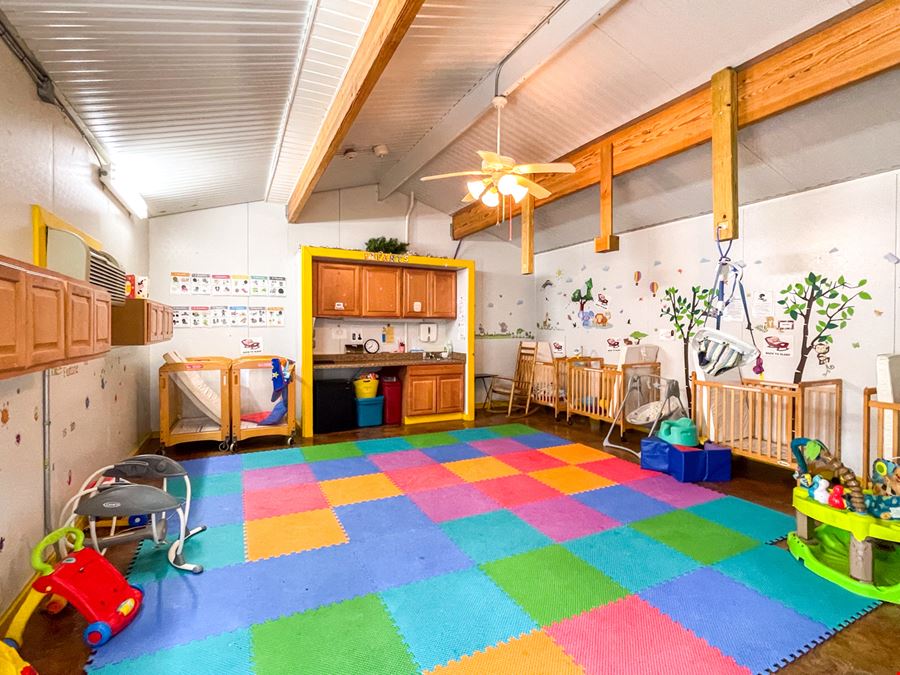 Versatile Facility in Sherwood – Ideal for Daycare or Medical Use