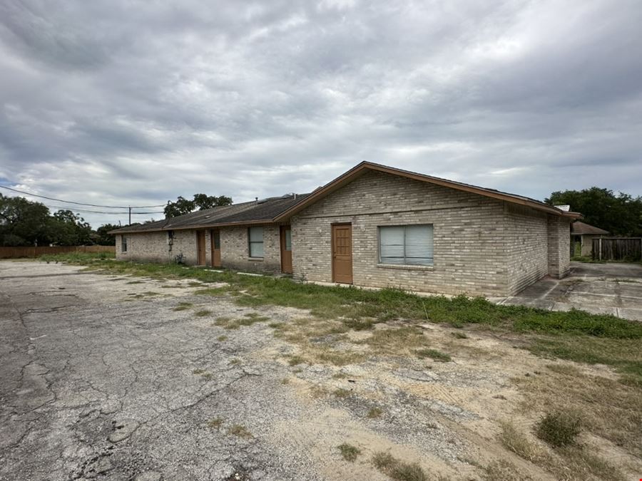 6628 Crestway Dr