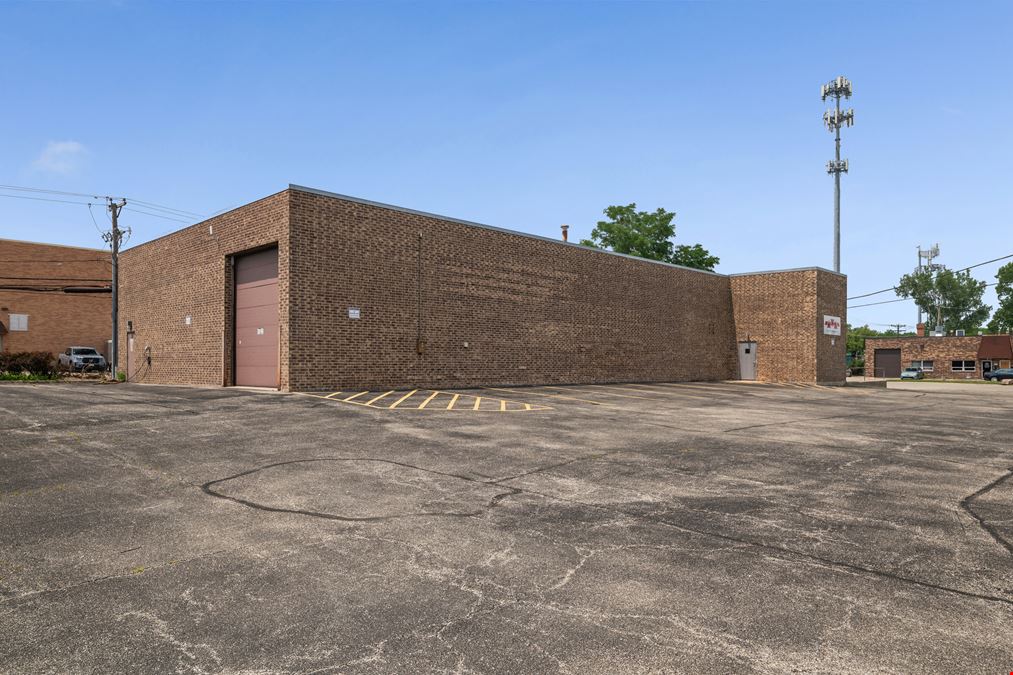 3048 N Lake Terrace
