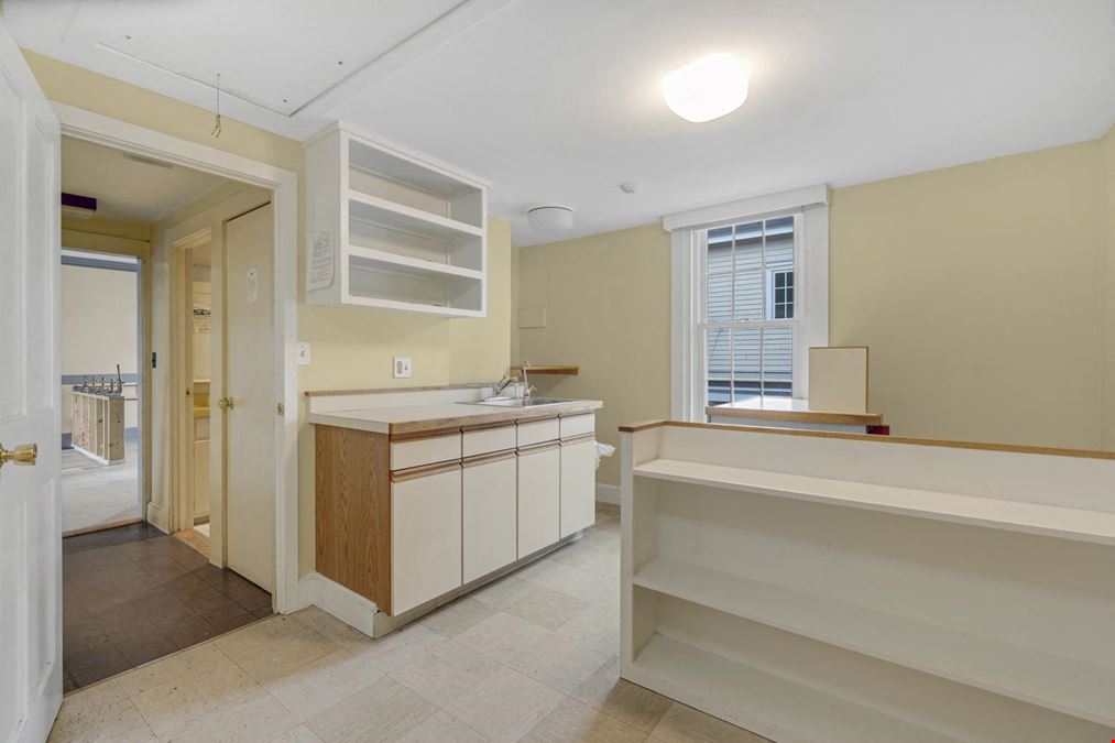 11 Mechanic St