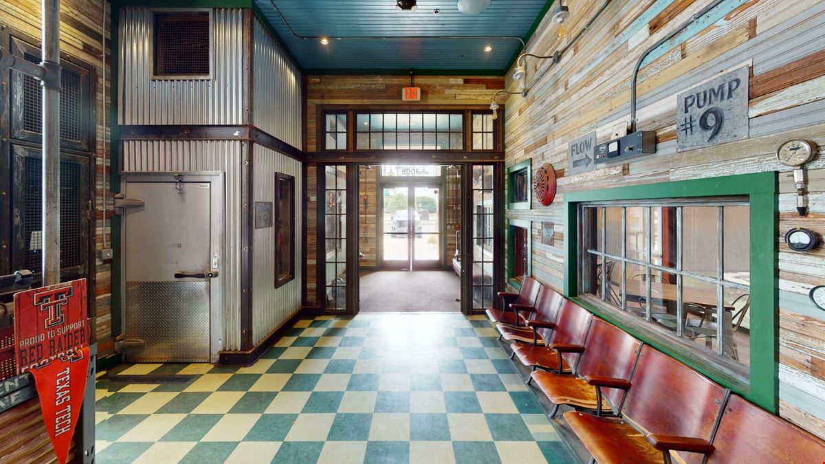 West End Restaurant Pad