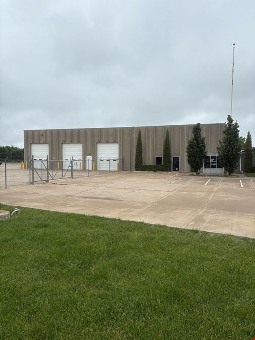 INDUSTRIAL BUILDINGS ON 5± ACRES