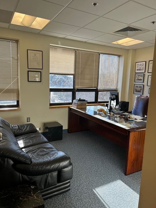 955 Main Street - Suite 305