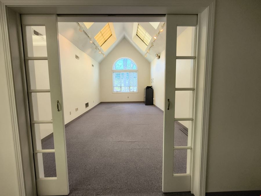 376 Union Avenue - Union Square Business Suites