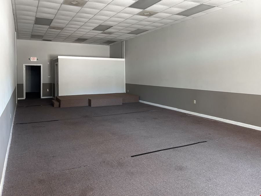 38 W Derenne Ave