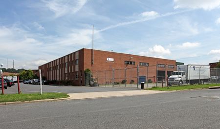 Preview of commercial space at 5000 Frolich Lane