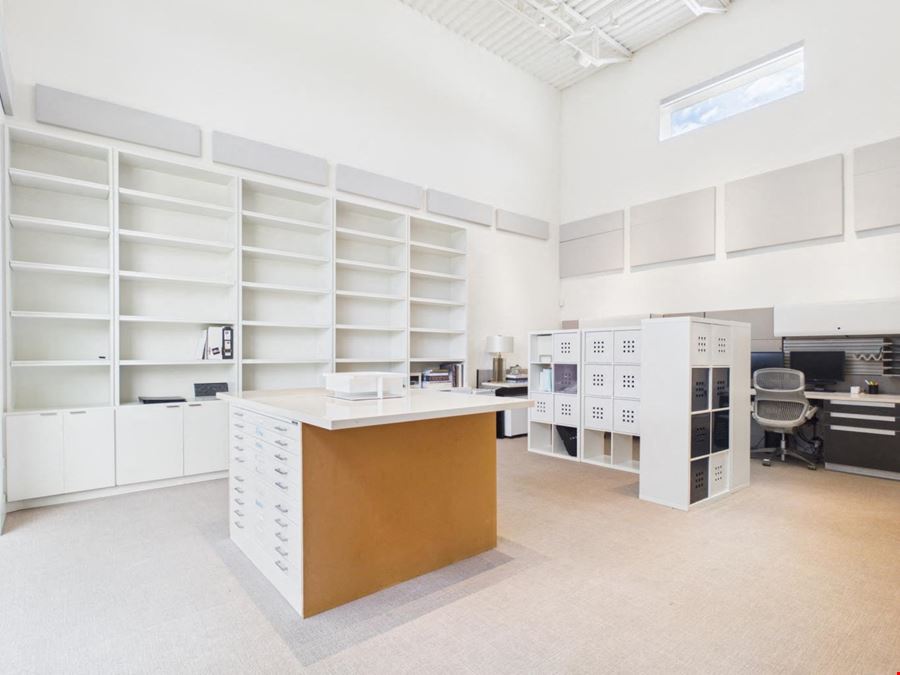 1111 Lagoon Dr