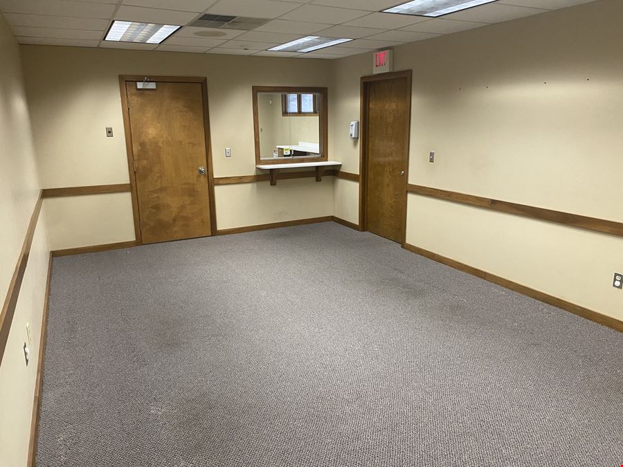 2,704 SQ.FT. OFFICE/MEDICAL SPACE FOR LEASE