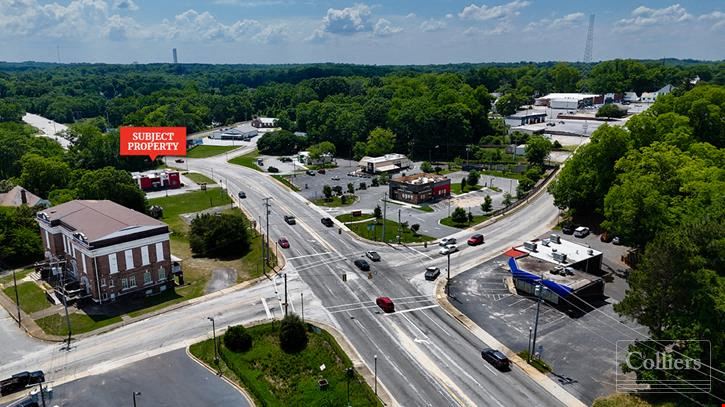 ±3,383-SF Freestanding Restaurant Building with Excellent Visibility