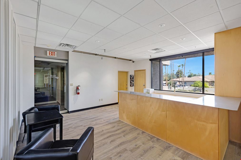 9495 E San Salvador Dr