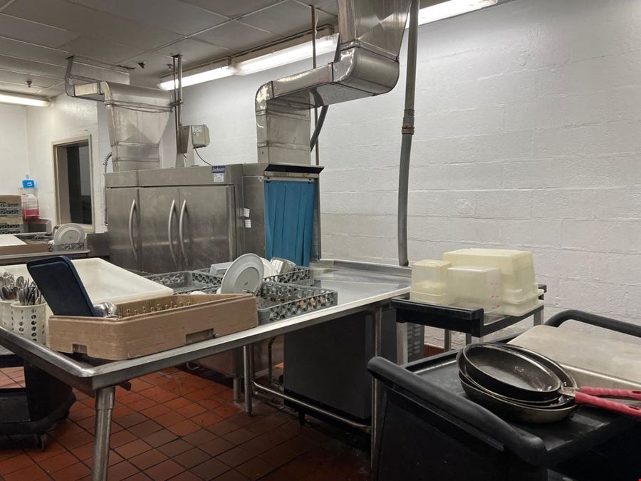 DoubleTree by Hilton Baltimore North - 1726 Reisterstown Rd Pikesville