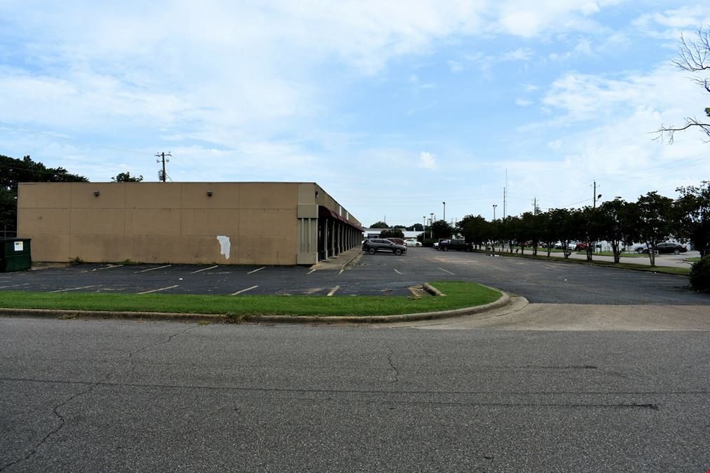 100-156 Mendel Pkwy. - 17,516 SF, 15-unit Retail Strip Center