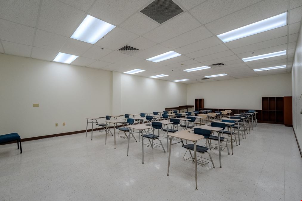 30,000 ±SQFT | Freestanding Office Space | Event Center | Service Industry | For Lease | Pharr, TX