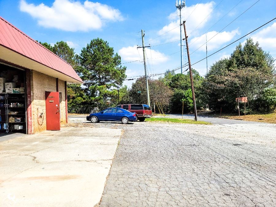 Retail/Office/Flex Space in Downtown Tucker | ±2,030 SF